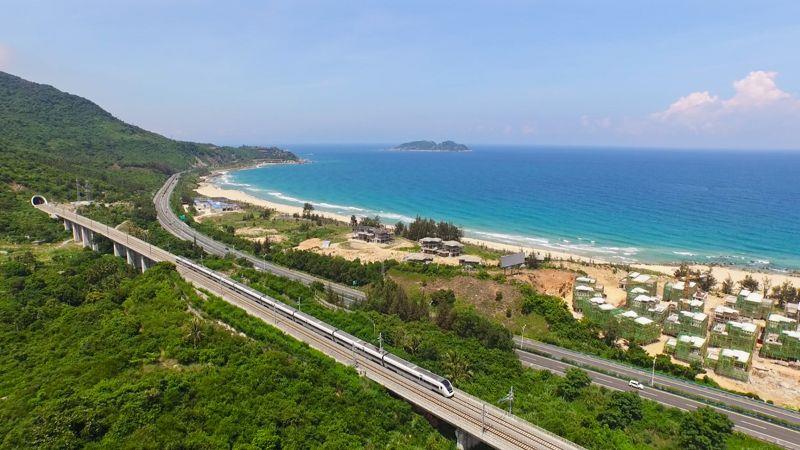 710公海官网武汉电气化局承建的海南环岛高铁